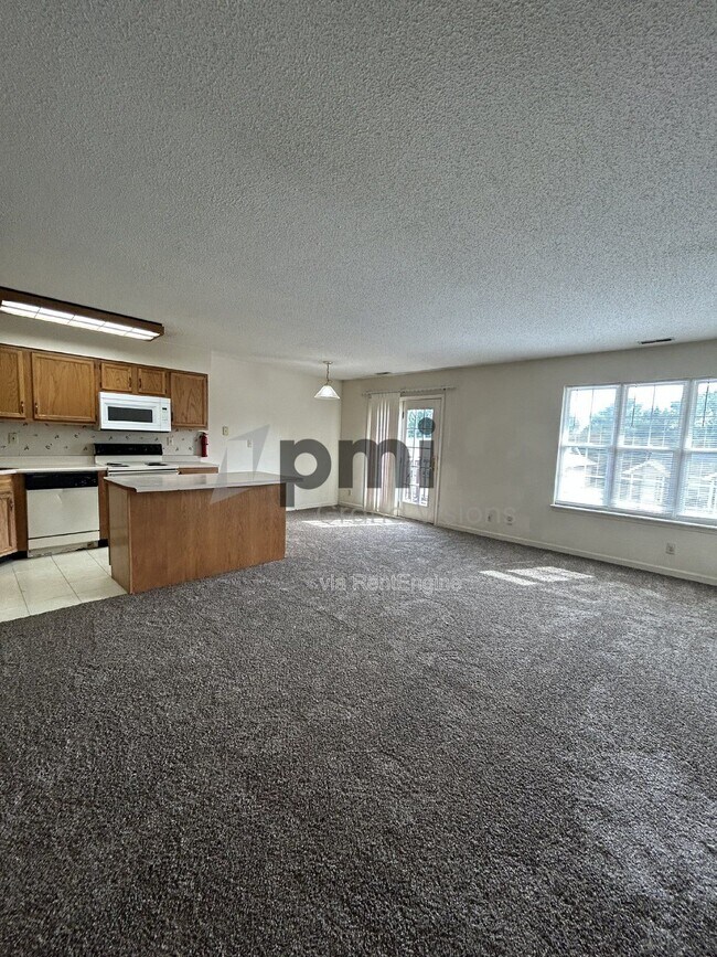 Building Photo - 1306 Arthur Ave