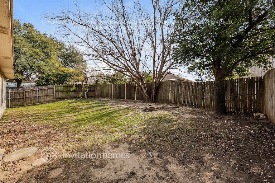 Building Photo - 5813 Northfield Dr