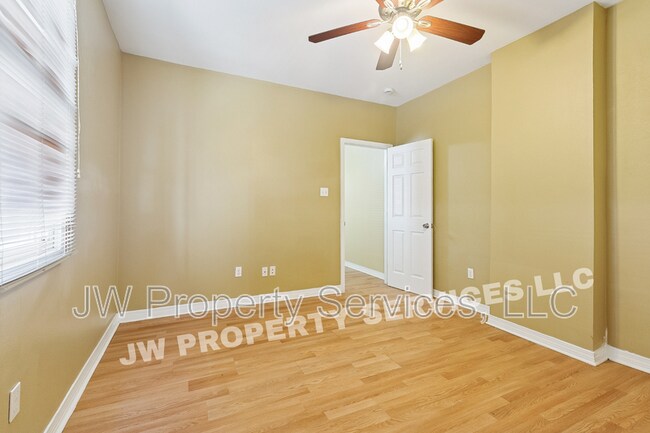 Building Photo - 2522 N Tonti St