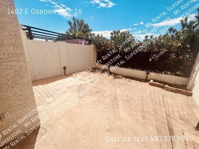 Building Photo - 1402 E Osborn Rd