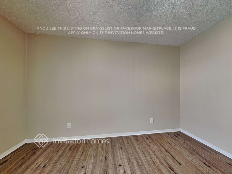 Building Photo - 2989 Kenilwick Dr S