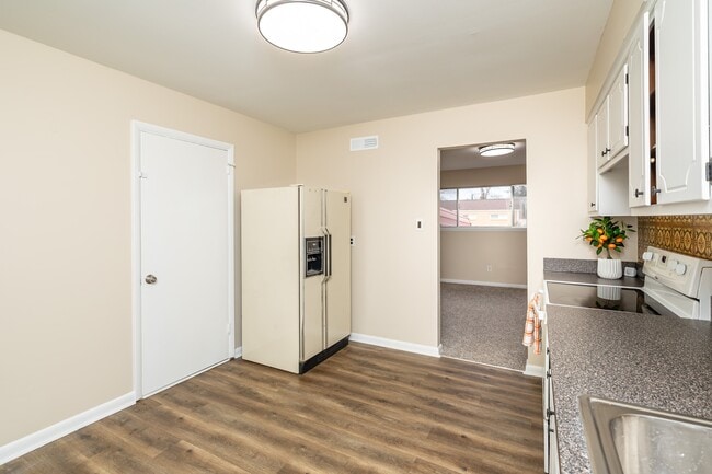 Building Photo - 3945 Starboard Rd