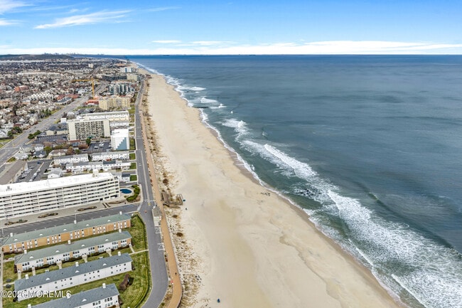 Building Photo - 720 Ocean Ave N