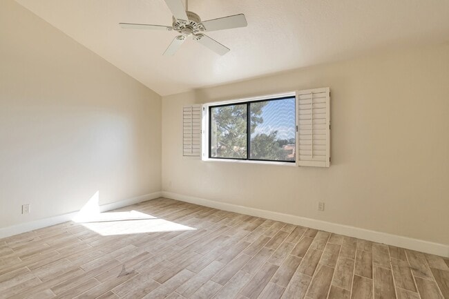 Building Photo - Arizona Biltmore Links Golf Course Condo now available!