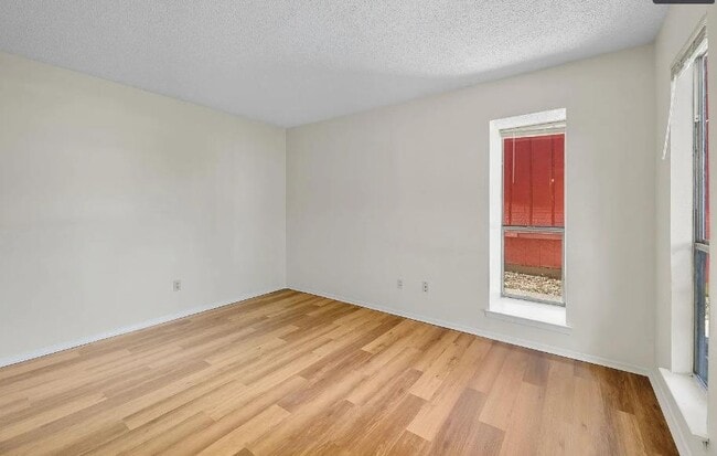 Building Photo - 4813 Yucca Hill Dr