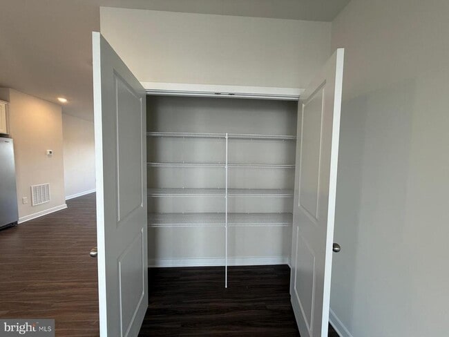 Building Photo - 33 E Front St