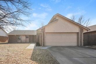 Building Photo - 808 Waterview Rd