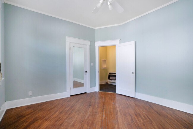 Building Photo - Charming Historic 2BR Apartment with Garag...