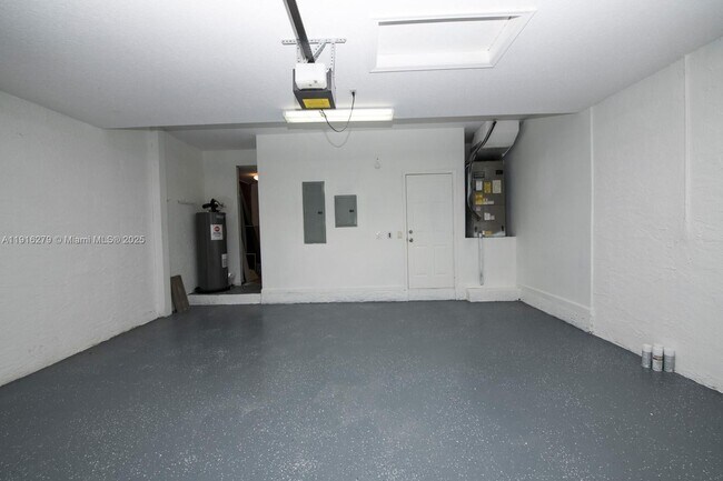 Building Photo - 15711 SW 53rd Ct