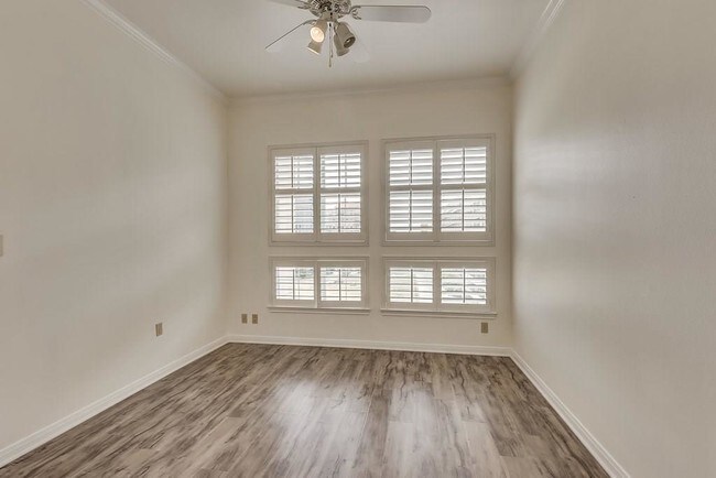 Building Photo - 3225 Turtle Creek Blvd