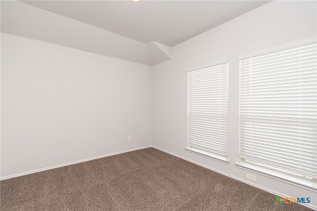 Building Photo - 2321 Aylesbury Dr