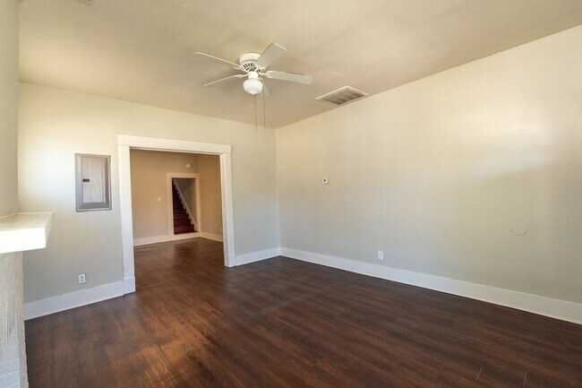 Building Photo - 2824 Gorman Ave