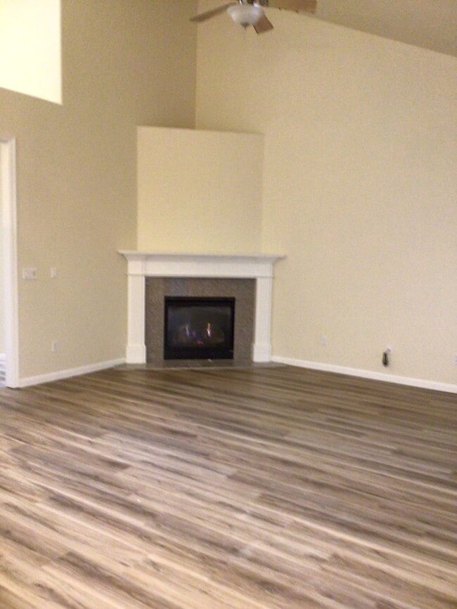 Building Photo - 3 Bedroom Home in Sherwood Neighborhood