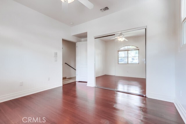 Building Photo - 512 N Juanita Ave