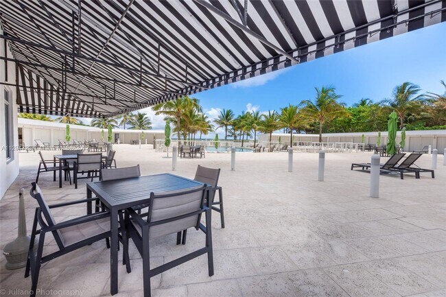 Building Photo - 4925 Collins Ave