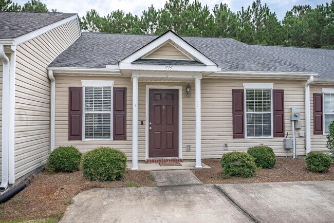 Building Photo - 414 Elders Pond Cir