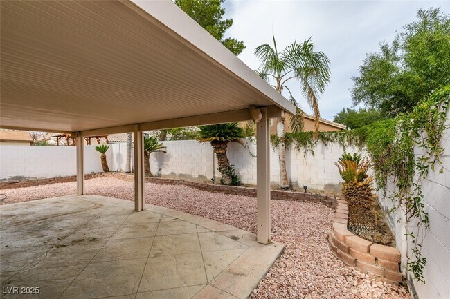 Building Photo - 744 Gritty Garnet Ave