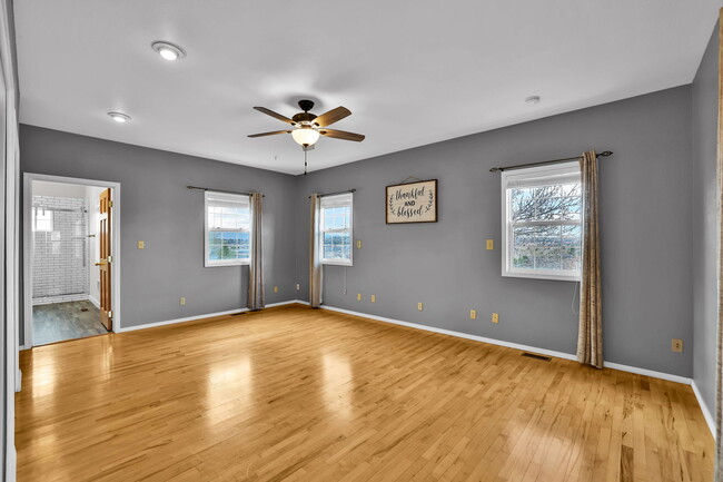 Building Photo - 6674 Chantilly Pl