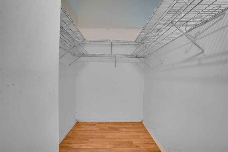 Building Photo - 1410 Club Dr