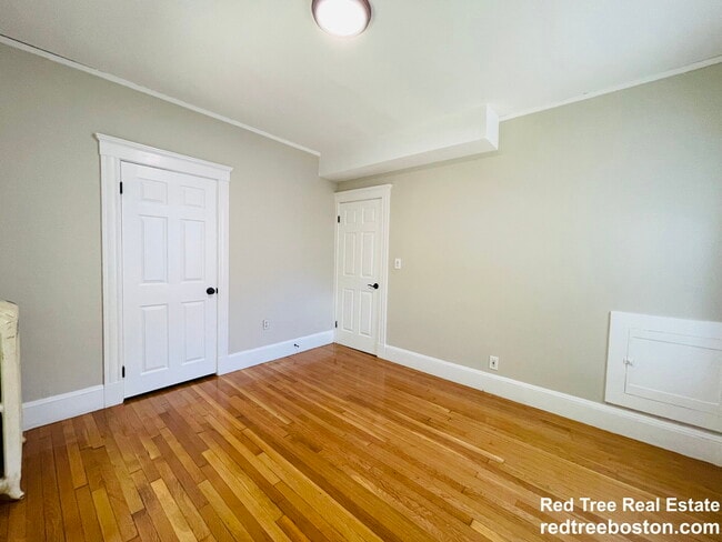 Building Photo - 187 Fellsway W