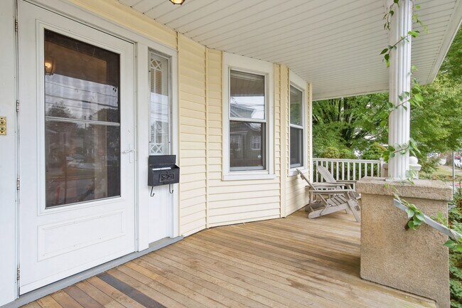 Building Photo - 166 Franklin Ave