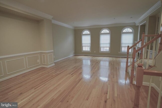 Building Photo - 1609 Leeds Castle Dr