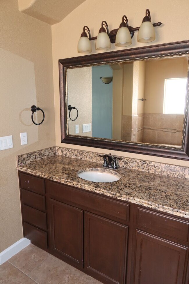 Building Photo - 14029 Rainbow Point Dr