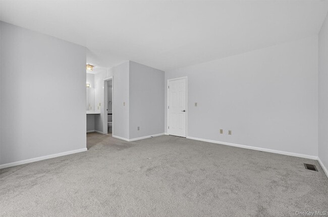 Building Photo - 2003 Regent Dr