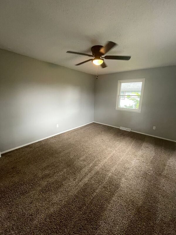 Building Photo - 2556 W Cardinal St