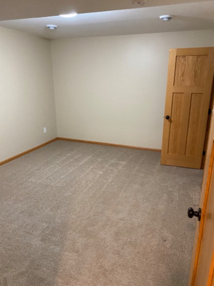 Building Photo - 4626 35 St NW