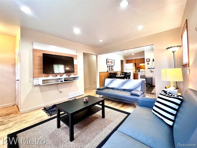 Building Photo - 26381 Osmun St