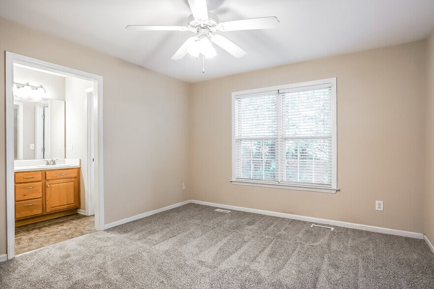 Building Photo - 621 Groveton Trail