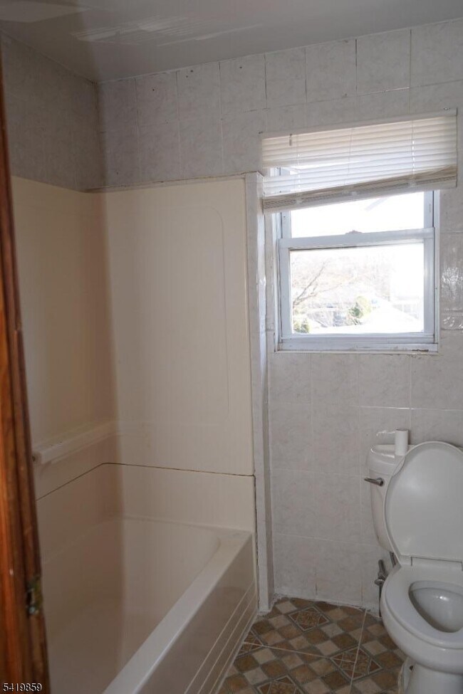 Building Photo - 430 Main St