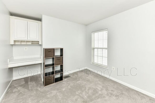 Building Photo - 5102 Donovan Dr