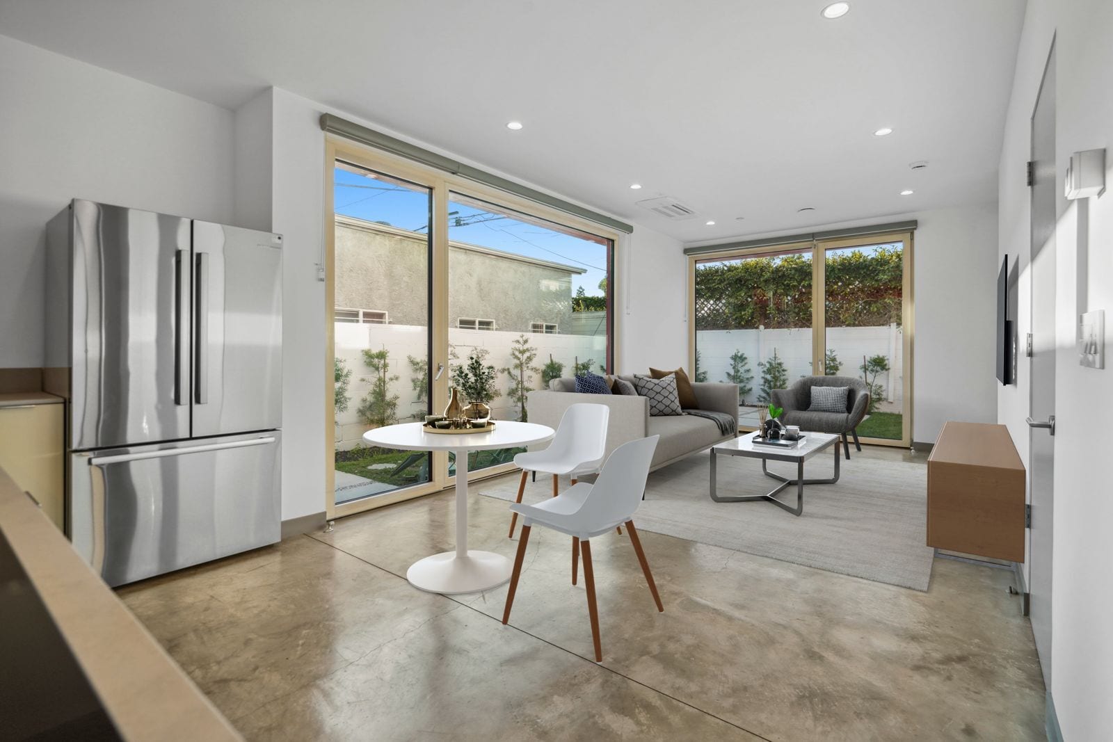 1st floor - living room + kitchen - 12529 Wagner St