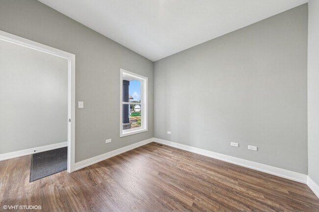 Building Photo - 534 Sudbury Cir