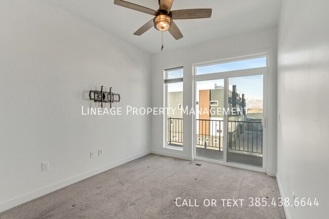 Building Photo - 3559 S Lydia Ann Ln