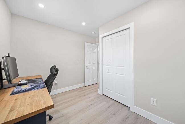 Building Photo - 299 Lombard Rd