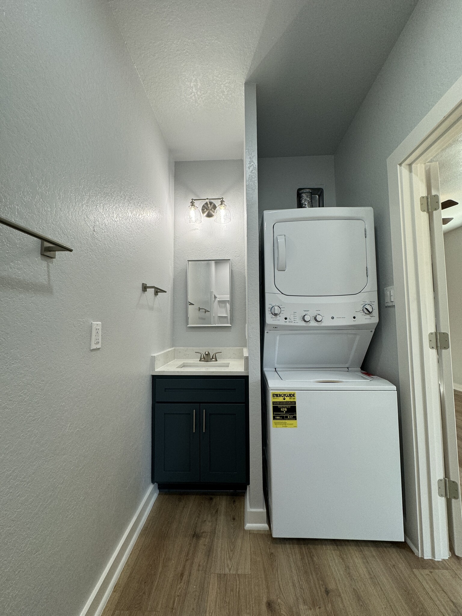 Vanity & Washer/Dryer Machine - 754 Delmar St