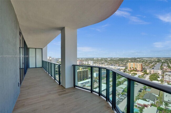 Building Photo - 900 N Ocean Blvd