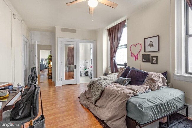 Building Photo - 1324 Locust St