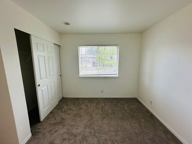 Building Photo - 3 Bed 2.5 Bath Roosevelt Area Remodeled  M...