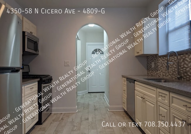 Building Photo - 4350 N Cicero Ave