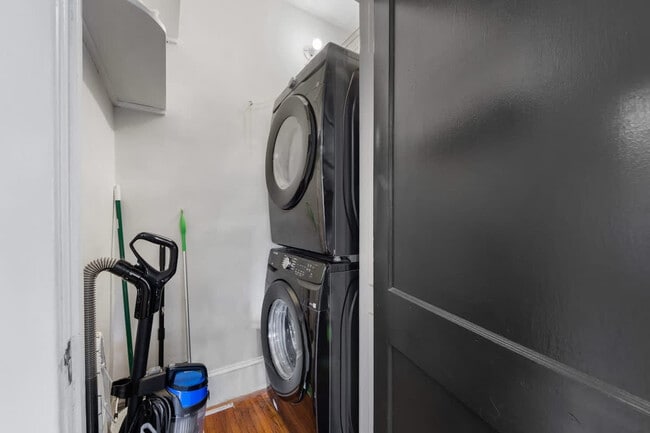 Building Photo - 800 Magnolia Ave