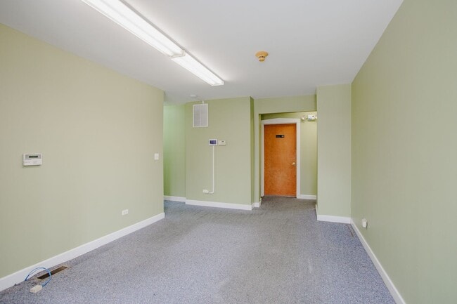 Building Photo - 1305 Oswego Rd