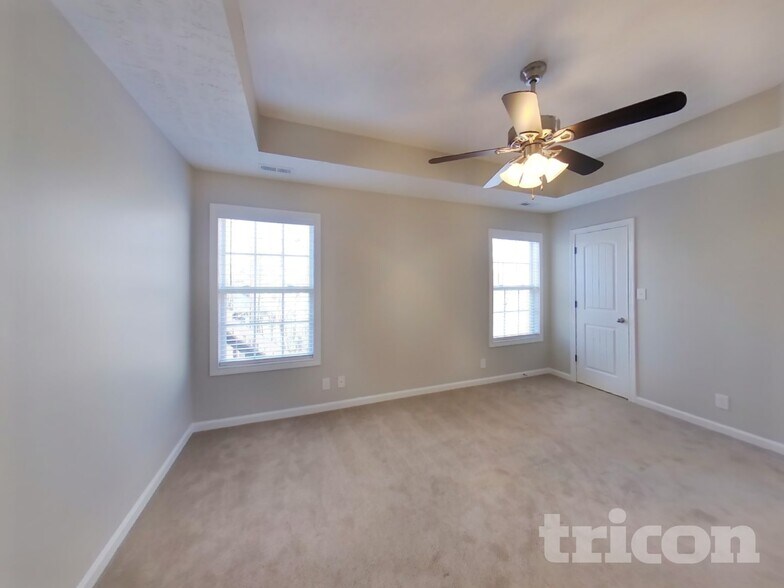 Building Photo - 1457 Mutual Dr