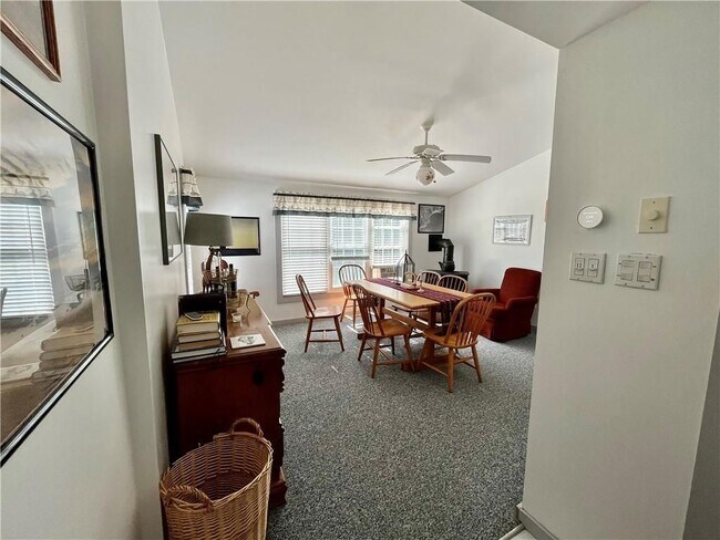 Building Photo - 27 S Shore Rd