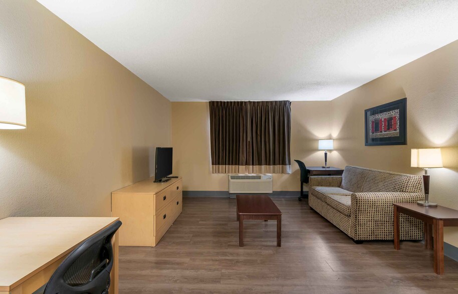 Building Photo - Furnished Studio-Cincinnati - Blue Ash - K...