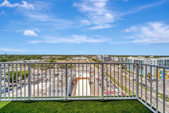 Building Photo - 140 S Dixie Hwy