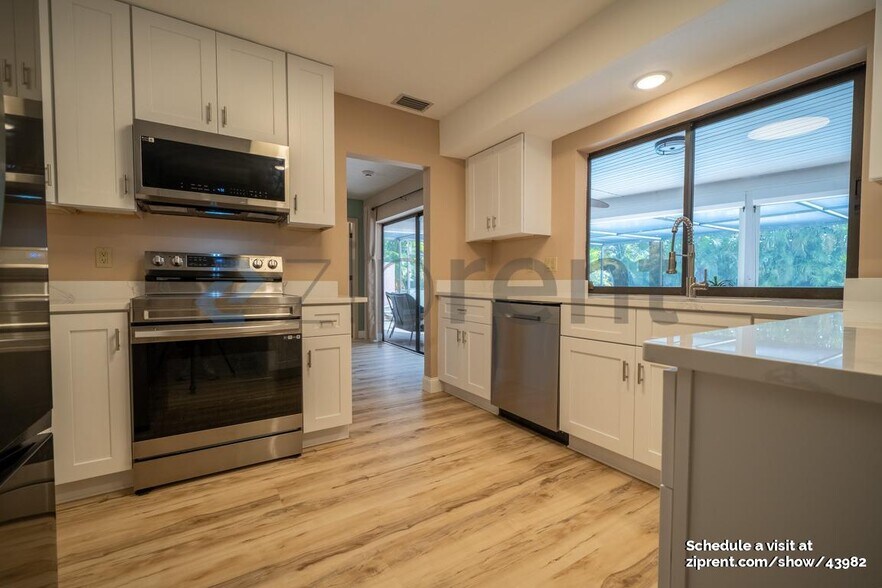 Building Photo - 1774 Whiskey Creek Dr